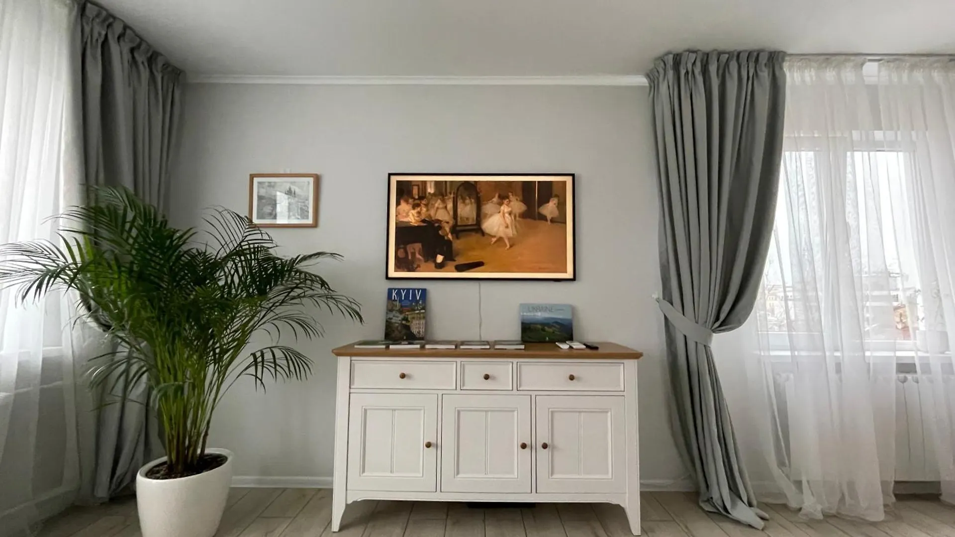 Apartment Top Location ★ Fabulous View ★ Close To Everything Kyiv
