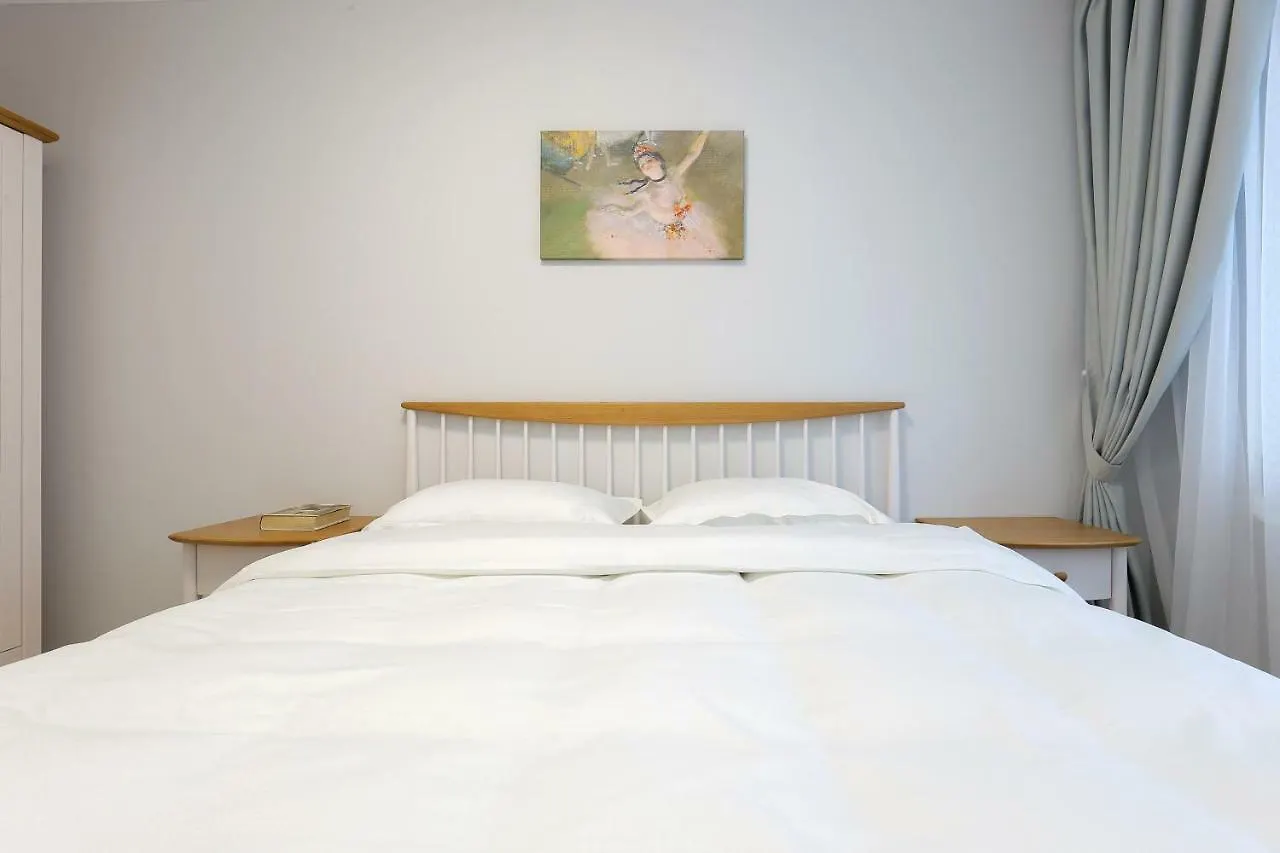 Daire Top Location ★ Fabulous View ★ Close To Everything Kiev Ukrayna